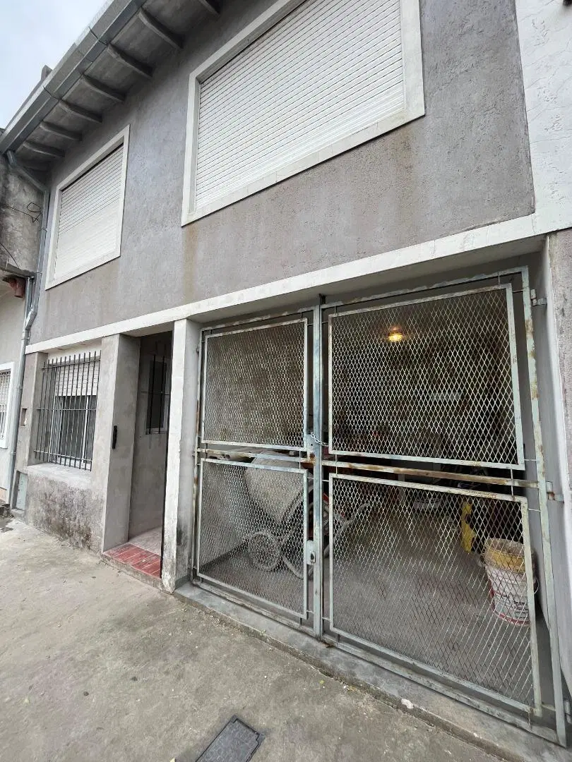 CASA DE 4 AMB CON COCHERA 3