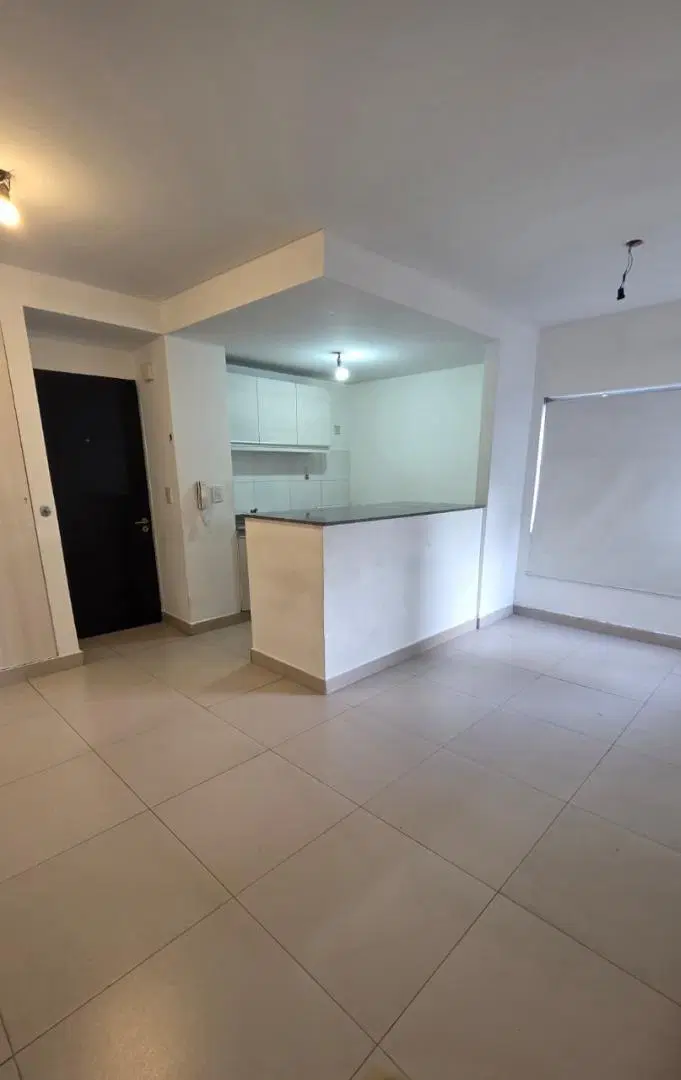 DEPARTAMENTO 2 AMBIENTES SOBRE AVENIDA! 5