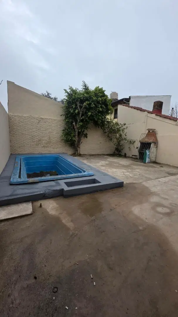 CASA 3 AMBIENTES CON GARAJE PASANTE Y FONDO!!! 2