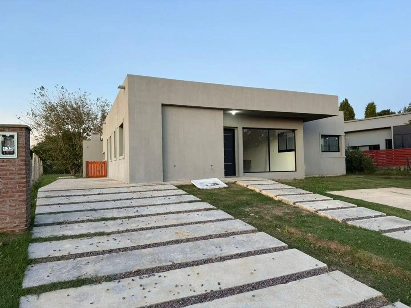 CASA EN VENTA EN BARRIO LAGOS DE CANING 2!!!! 2
