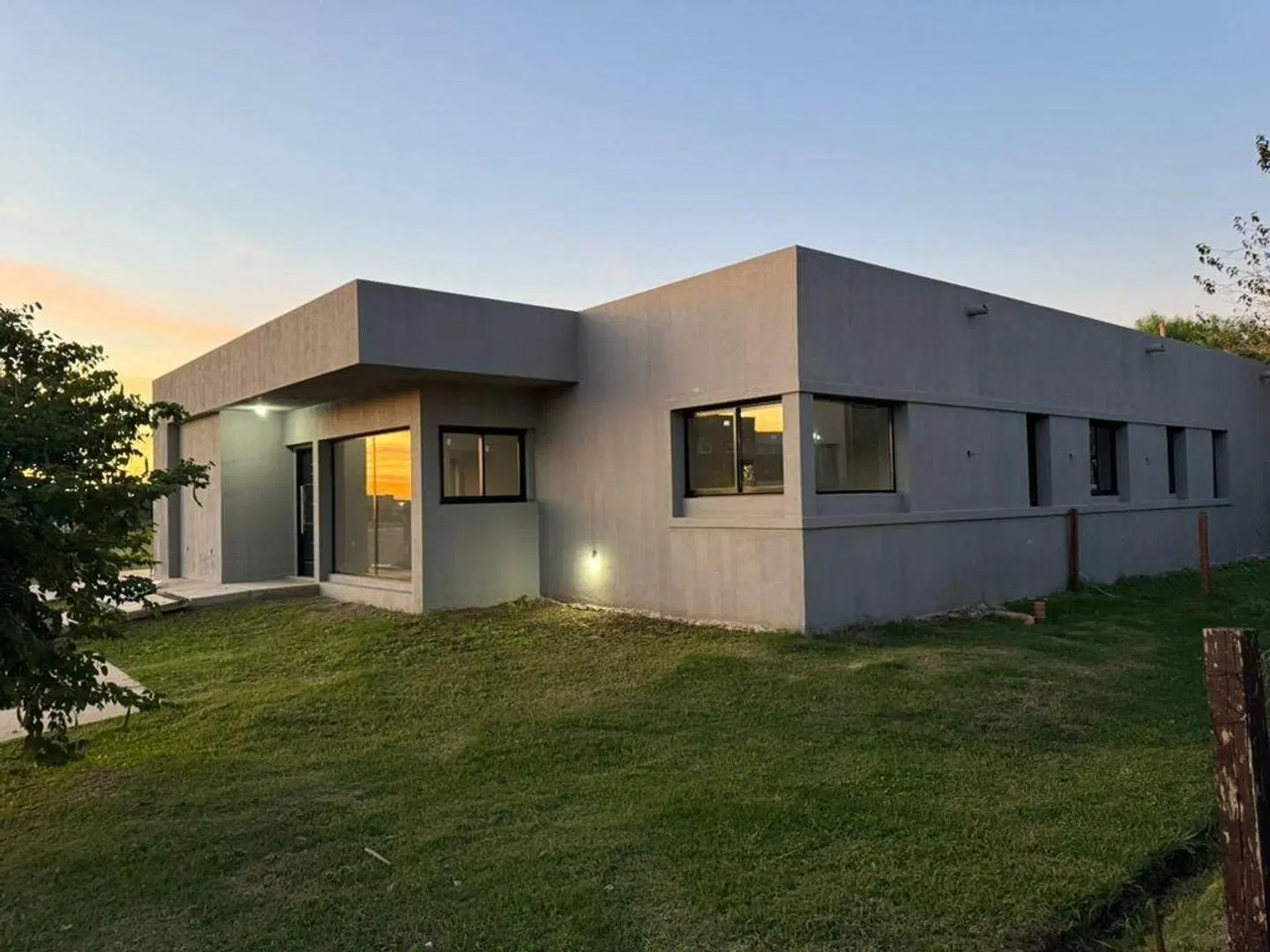 CASA EN VENTA EN BARRIO LAGOS DE CANING 2!!!! 4