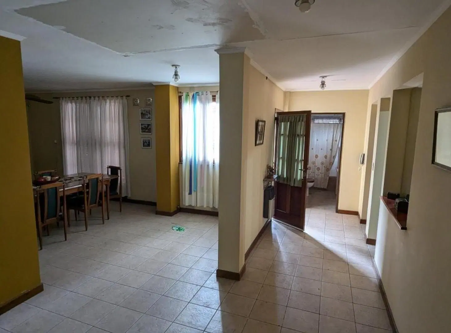 CASA + LOCAL A METROS DE H. YRIGOYEN! OPORTUNIDAD! 2