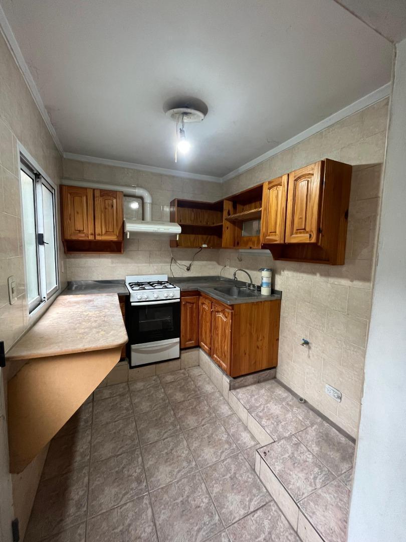 Foto de CASA DE 4 AMB CON COCHERA EN ALQUILER!!!!, imagen 4