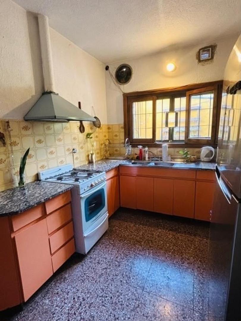 Foto de CASA DE 4 AMB EN BARRIO INGLES OPOTUNIDAD !!!!, imagen 2