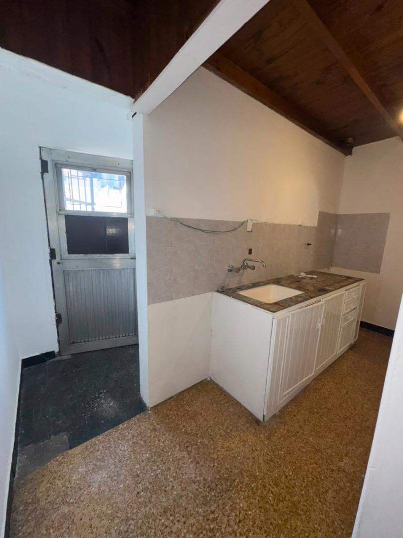 Foto de AMPLIO MONOAMBIENTE CON PATIO EN LOMAS DE ZAMORA, imagen 5