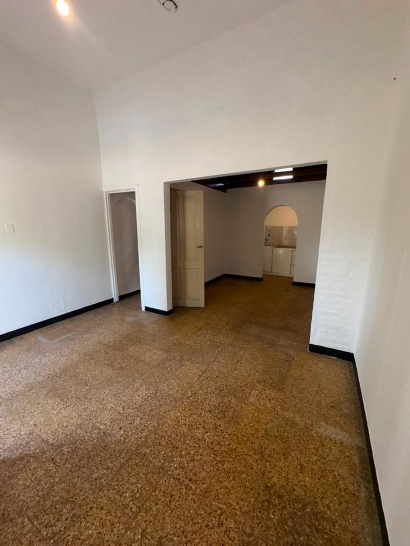 Foto de AMPLIO MONOAMBIENTE CON PATIO EN LOMAS DE ZAMORA, imagen 4