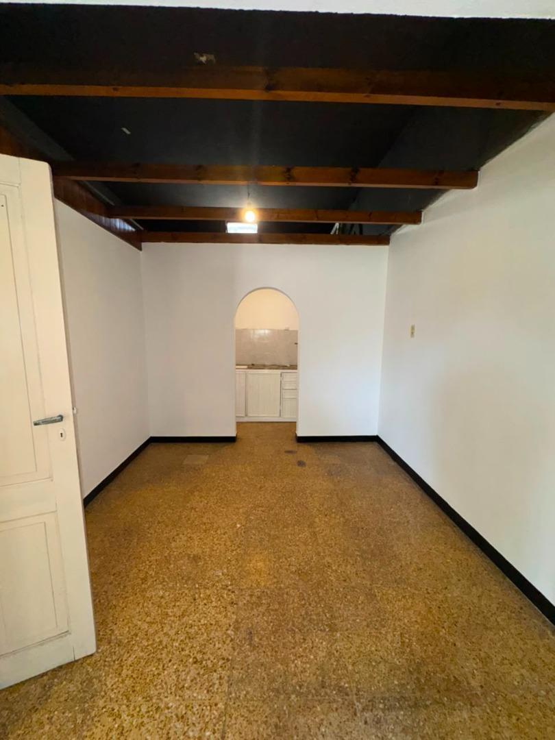 Foto de AMPLIO MONOAMBIENTE CON PATIO EN LOMAS DE ZAMORA, imagen 3