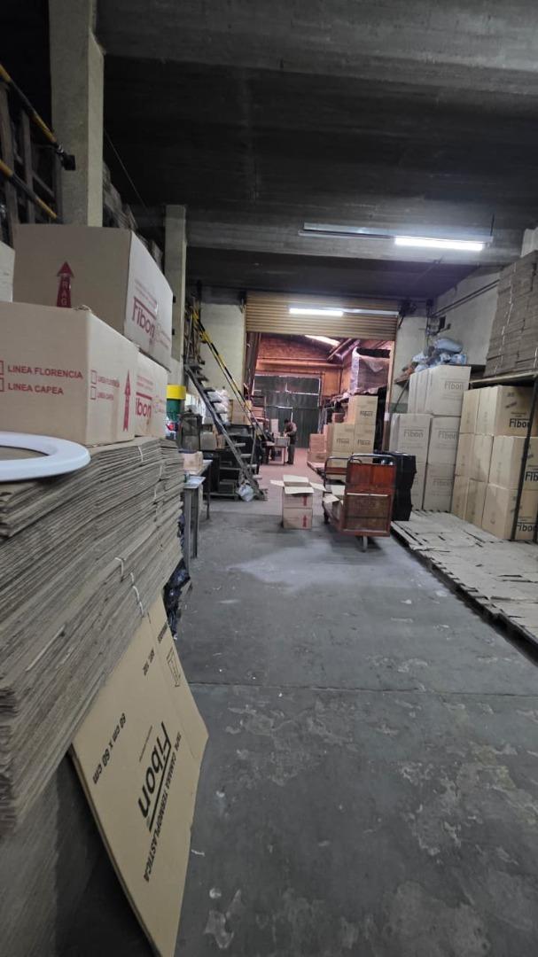 Foto de GALPON INDUSTRIAL EN ALQUILER CON ENTRADA DE CAMION!!!, imagen 2