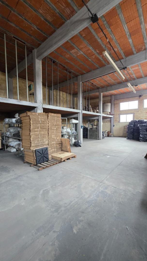 Foto de GALPON INDUSTRIAL EN VENTA CON ENTRADA DE CAMION!!!, imagen 4