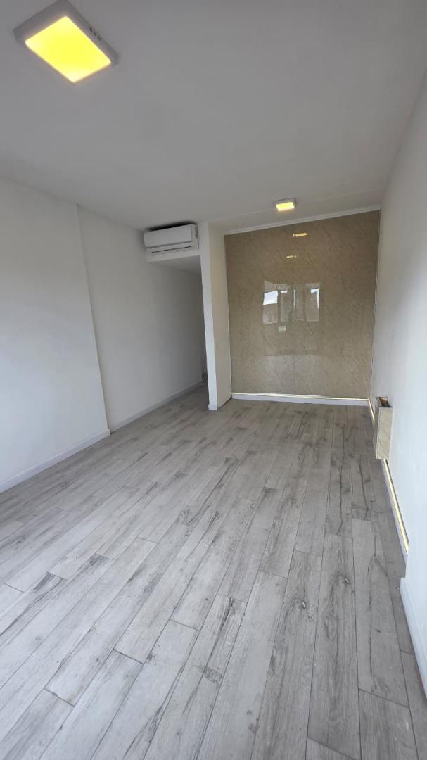 Foto de DEPARTAMENTO 2 AMB CON COCHERA EN LANUSITA! OPORTUNIDAD!, imagen 2