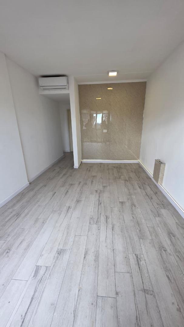 Foto de DEPARTAMENTO 2 AMB CON COCHERA EN LANUSITA! OPORTUNIDAD!, imagen 3