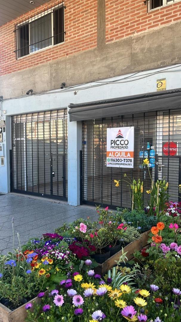 Foto de LOCAL COMERCIAL CENTRICO EN LANUS OESTE!!!, imagen 1