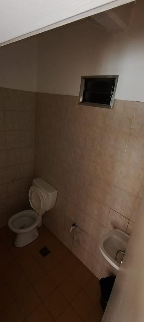 Foto de LOCAL COMERCIAL CENTRICO EN LANUS OESTE!!!, imagen 2