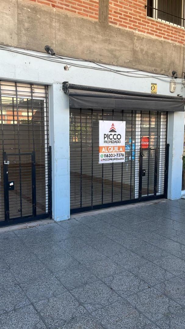 Foto de LOCAL COMERCIAL CENTRICO EN LANUS OESTE!!!, imagen 3