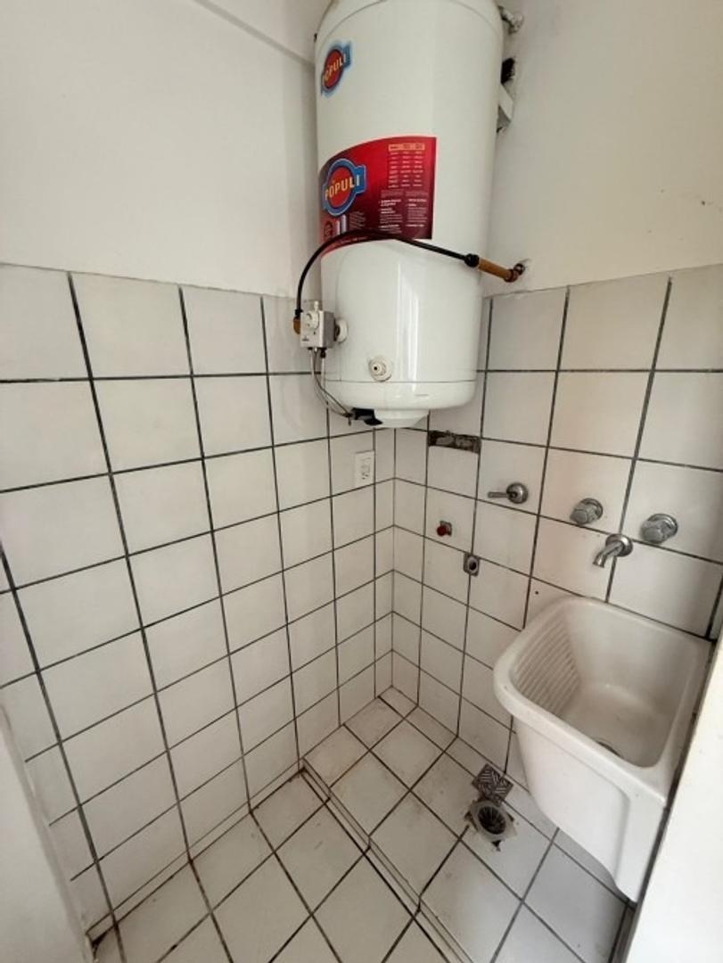 Foto de DEPARTAMENTO 2 AMB CON COCHERAEN LANUS, imagen 5