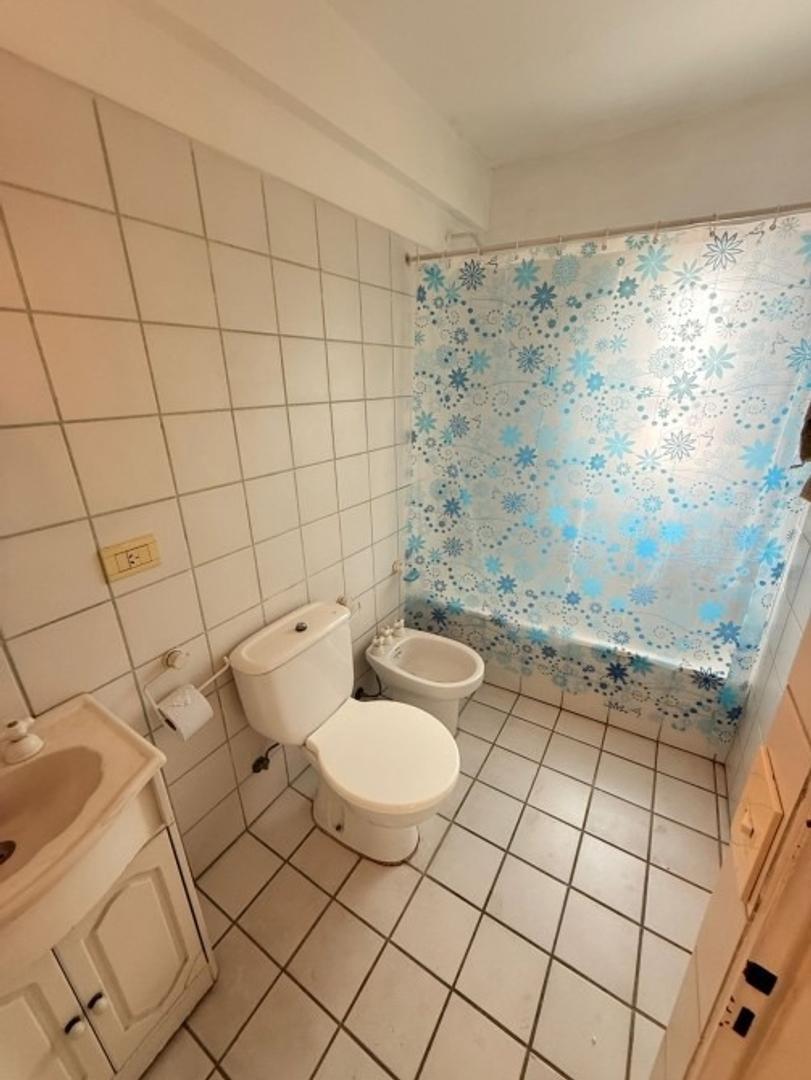 Foto de DEPARTAMENTO 2 AMB CON COCHERAEN LANUS, imagen 1
