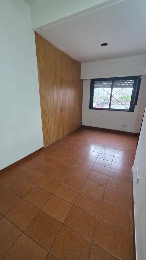 Foto de DEPARTAMENTO 2 AMB SOBRE AVENIDA!, imagen 2