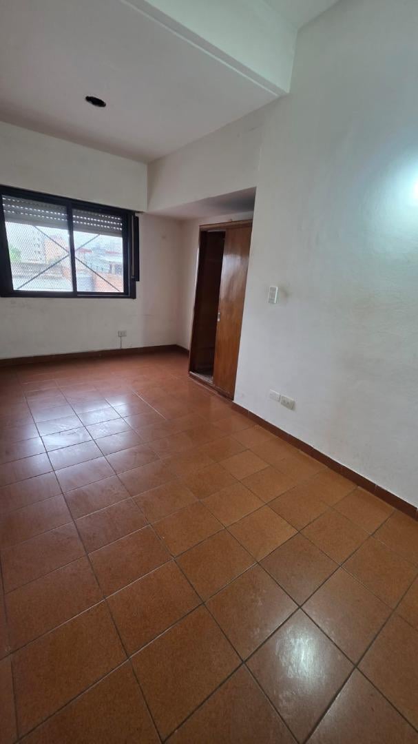 Foto de DEPARTAMENTO 2 AMB SOBRE AVENIDA!, imagen 3