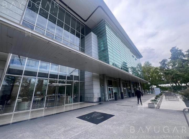 Venta Oficina de 83 M2 - Edificio Bureau  / Pilar