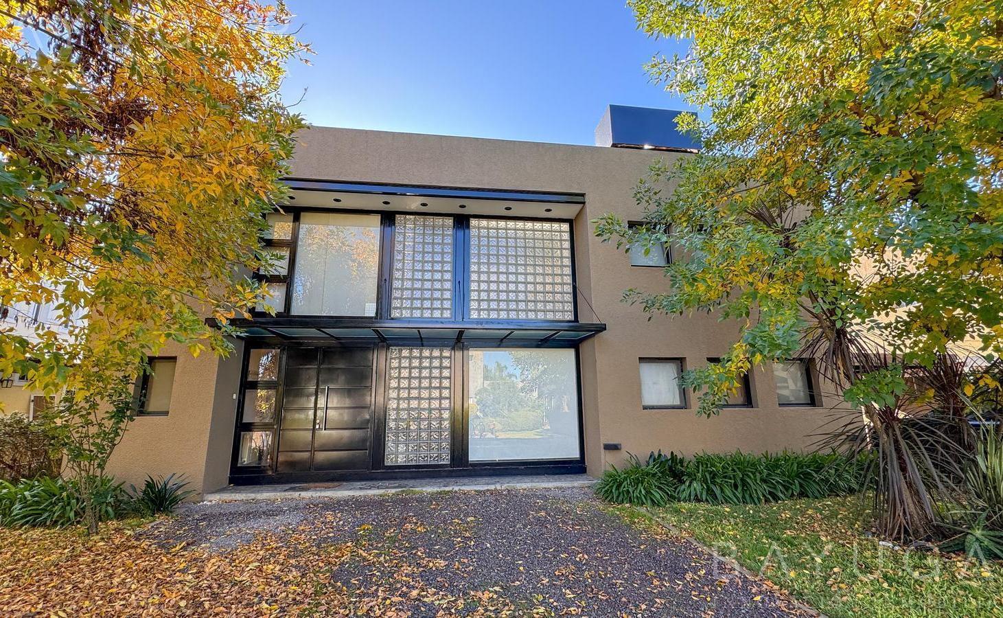 Venta Casa en Barrio Privado Los Sauces, Pilar – Apto Crédito