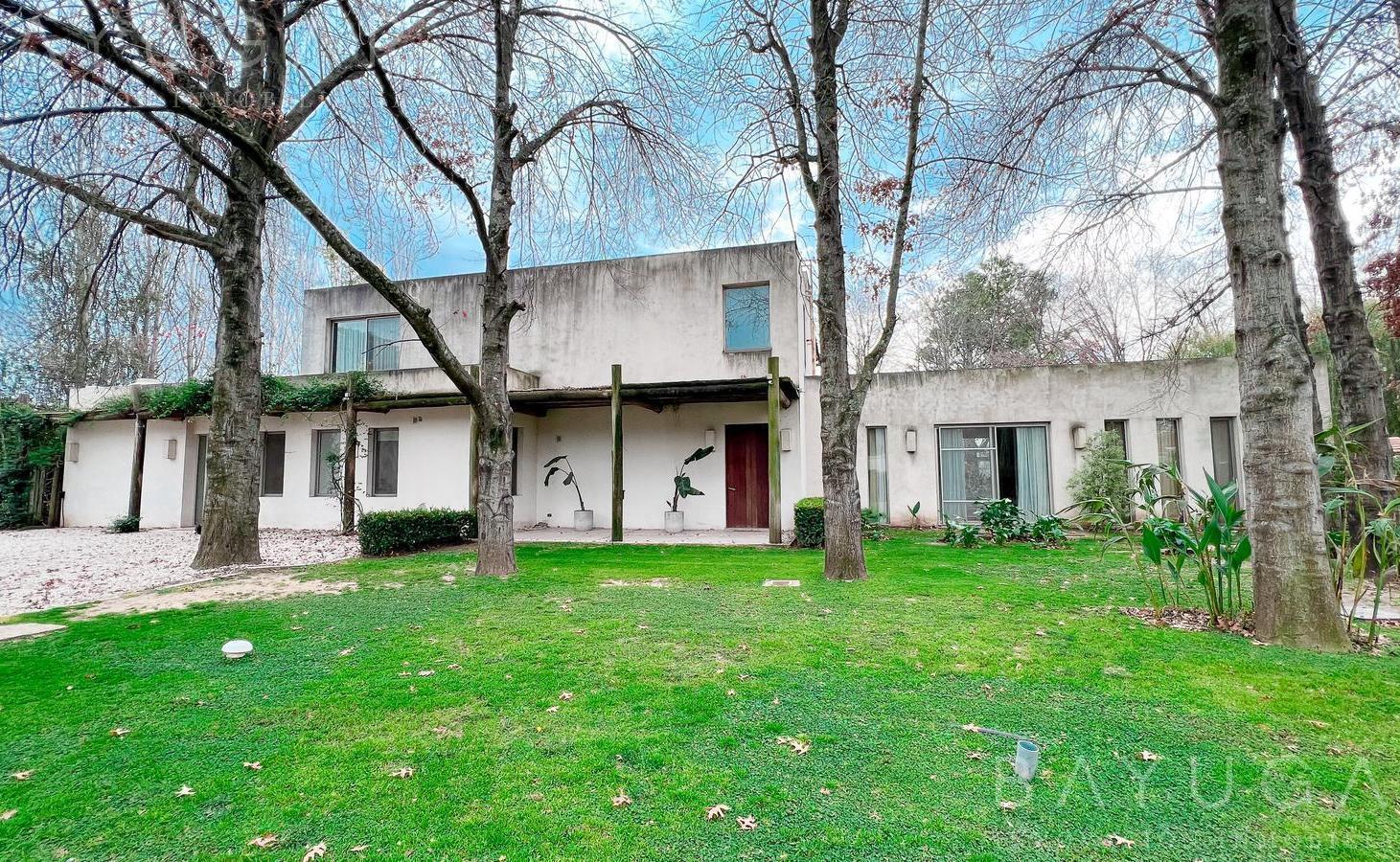 Venta Gran Casa - Chacras de Murray / Pilar - Ambientes Luminosos