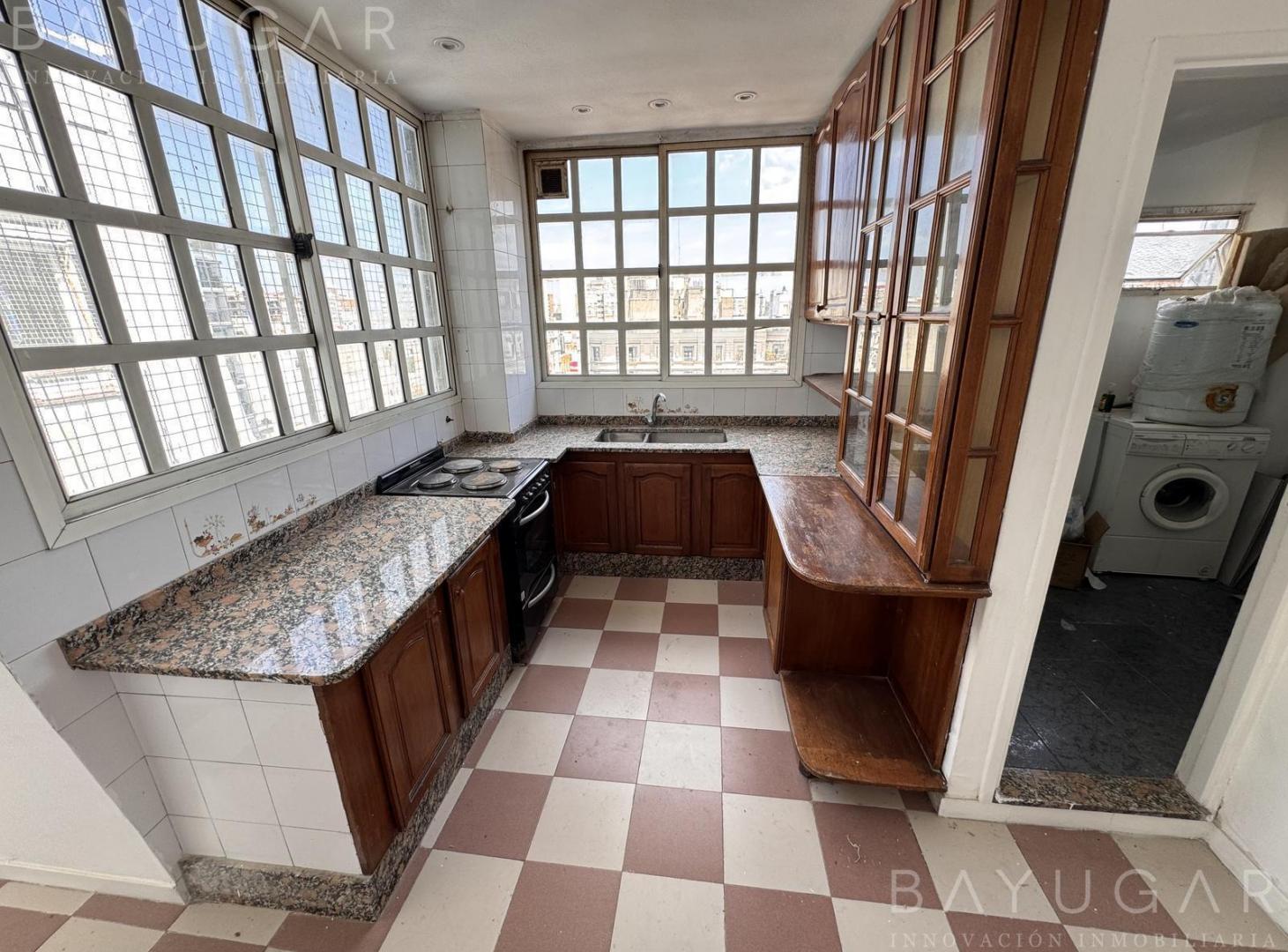 Venta Departamento - Av. Rivadavia 2600 - Último Piso