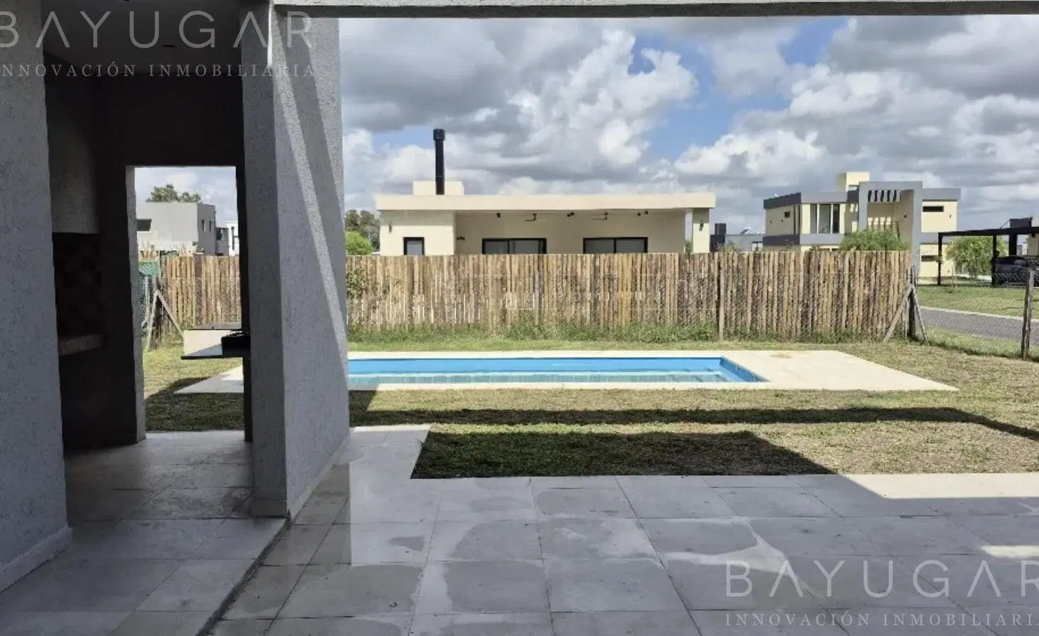 Venta - Casa Moderna A ESTRENAR - Barrio Santa Elisa - Pilar del Este 3