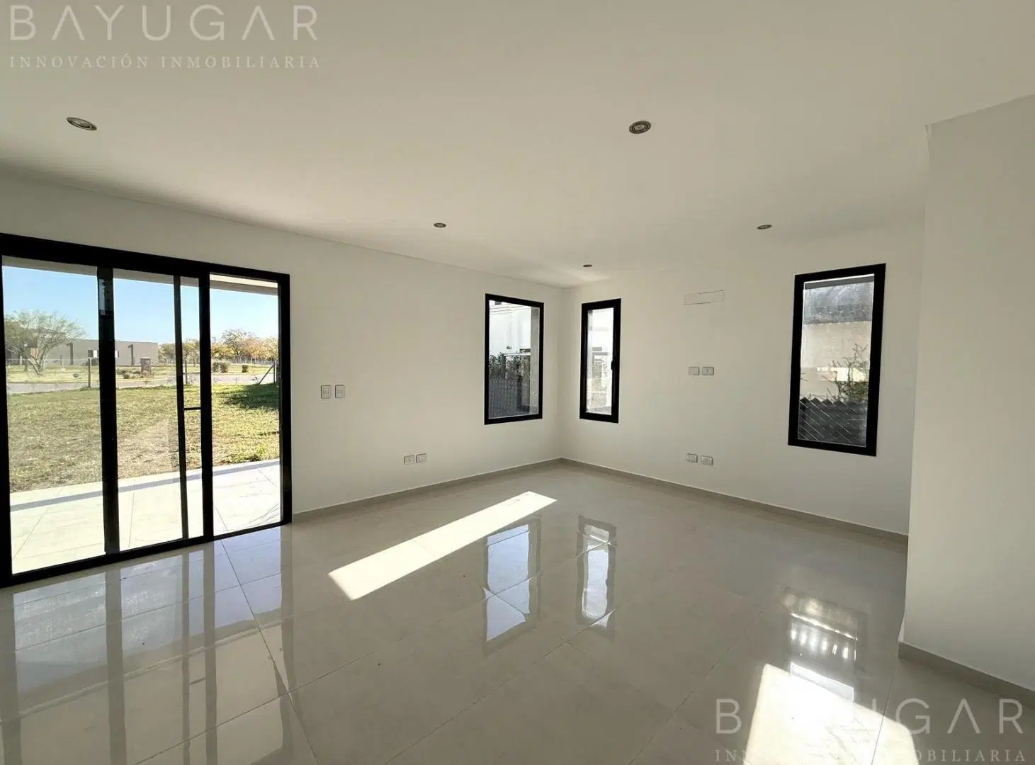 Casa en Venta - Barrio Santa Elena - Pilar del Este 4