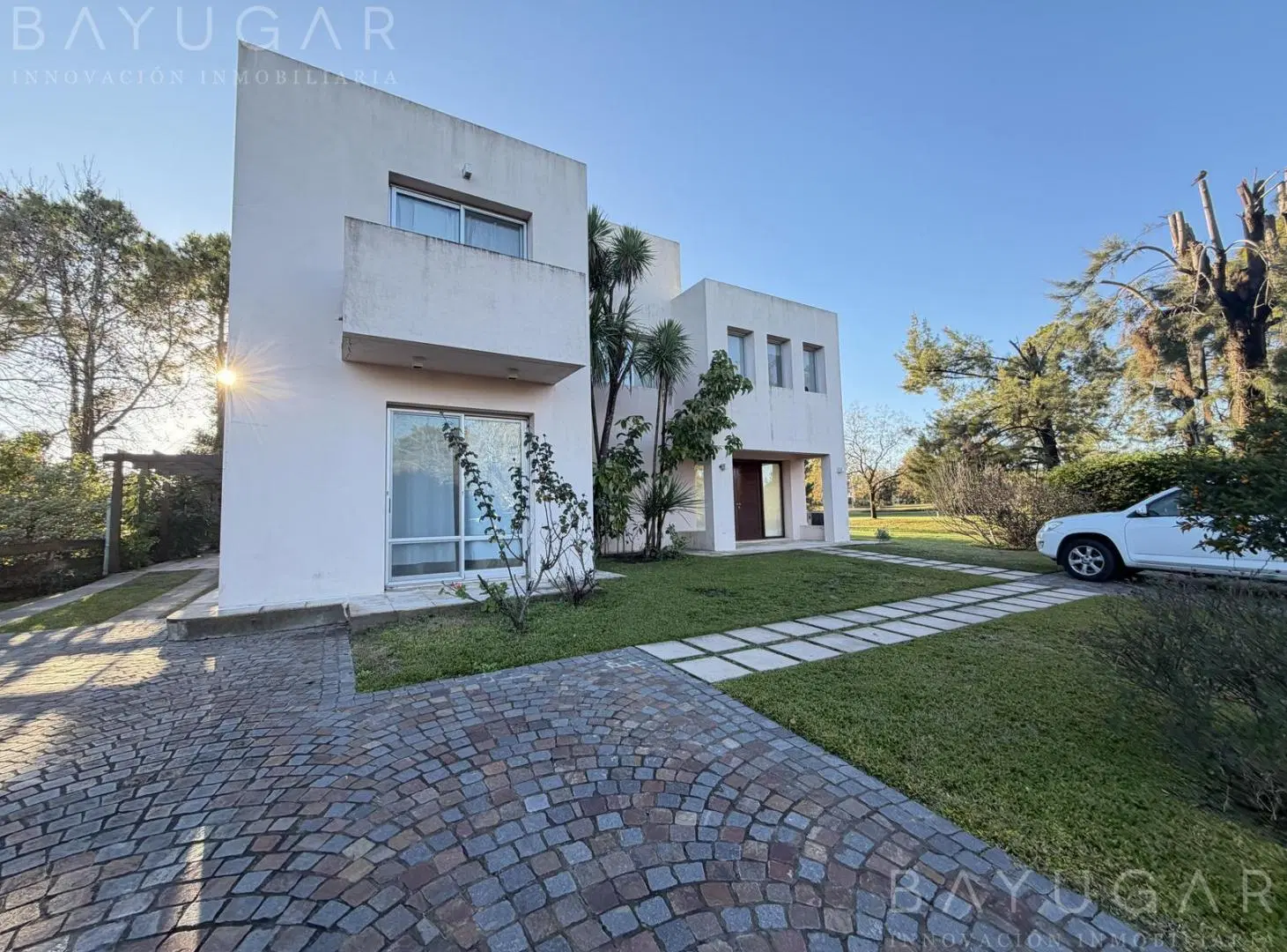 Venta - Casa estilo moderno en Pilar del Lago  C.C 2