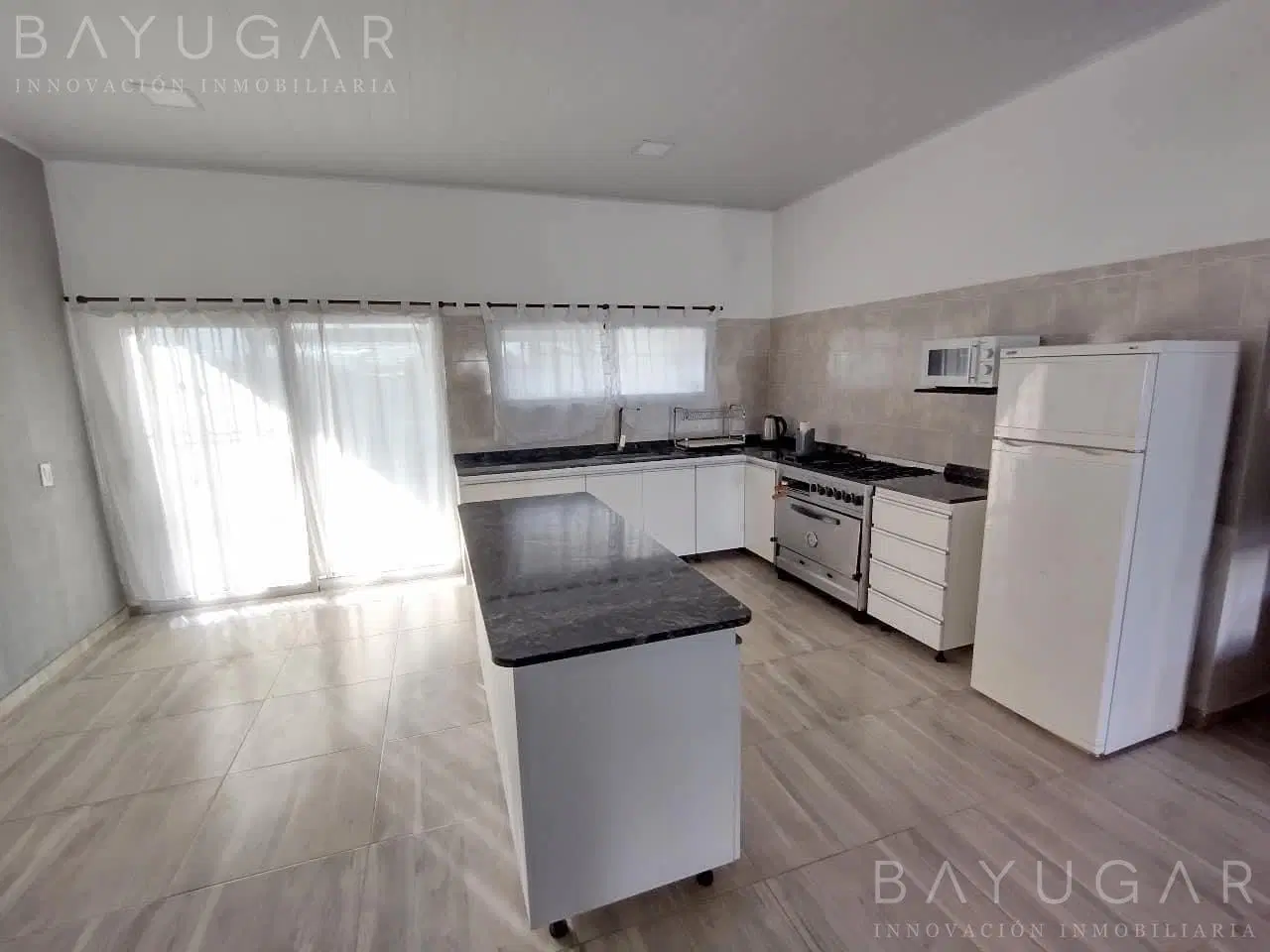 Venta Casa - Parque Robles 1- Exaltación de la Cruz - Amplio Parque 3