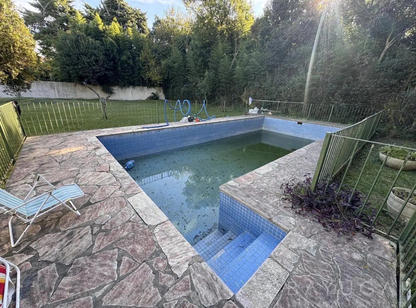 Venta - Casa Quinta con Pileta y Terreno de 2273 mts -  Apto Crédito 2