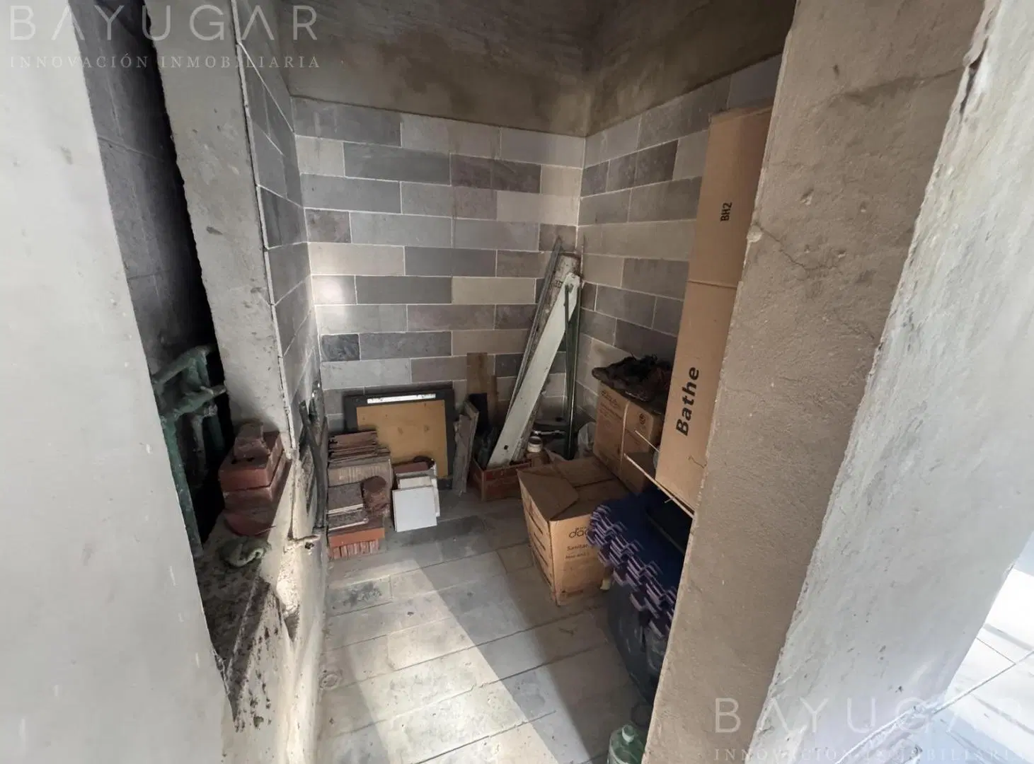 Venta - Casa Quinta con Pileta y Terreno de 2273 mts -  Apto Crédito 8
