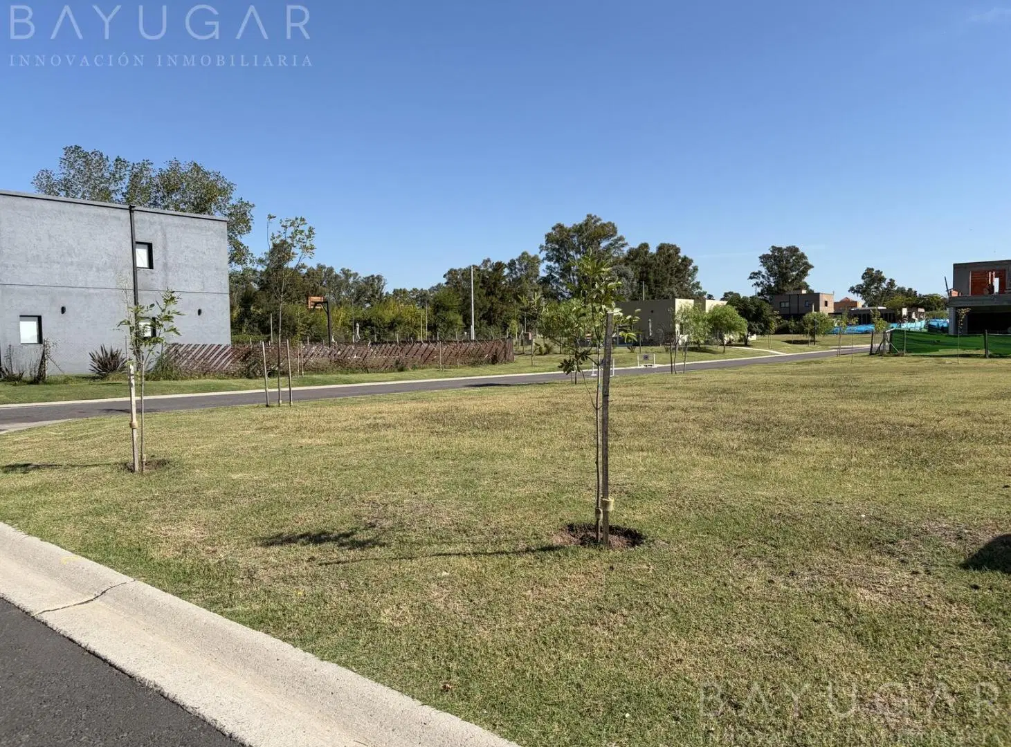 Venta Lote en esquina  - Barrio Santa Elisa / Pilar del Este 3