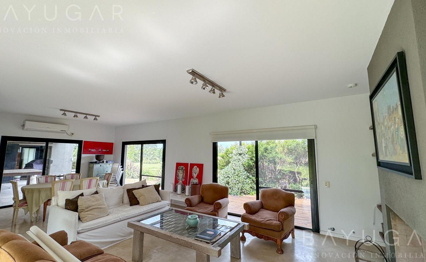 Foto de Venta Casa en Club de Campo La Ranita / Pilar PERMUTA, imagen 1