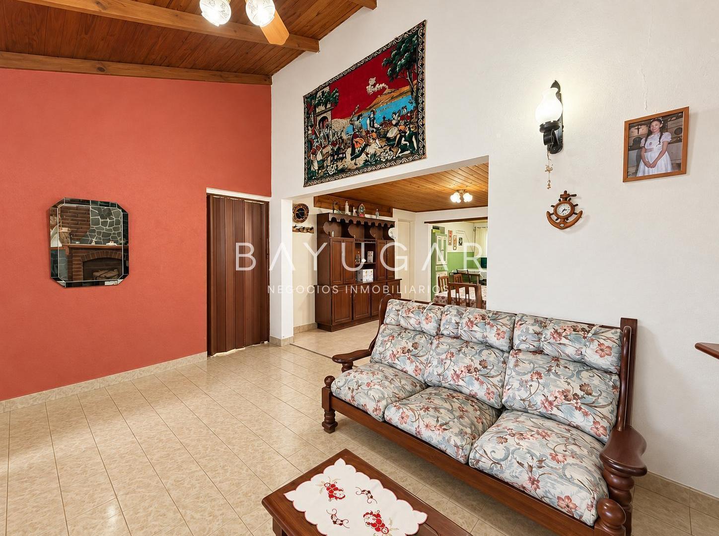 Foto de VENTA CASA - Cnel. Falcón al 1300 - Bahía Blanca, imagen 2