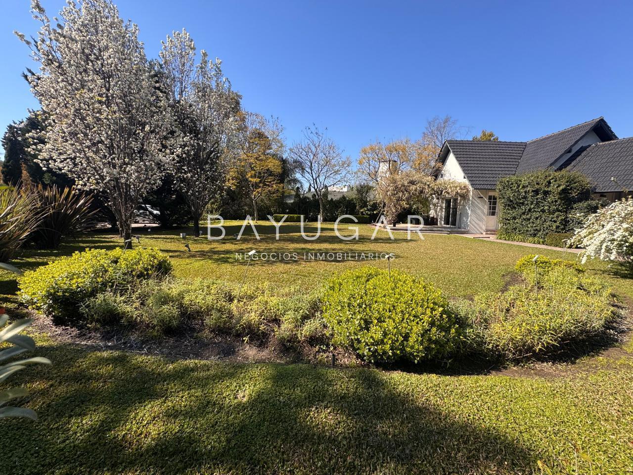 Foto de Venta Casa - 4000 m2 de Parque -Tortugas Country Club, imagen 1