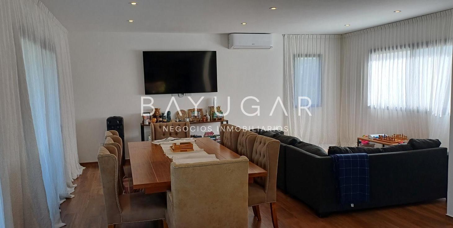Foto de Venta Casa - Barrio San Sebastián - Lote con fondo abierto, imagen 3
