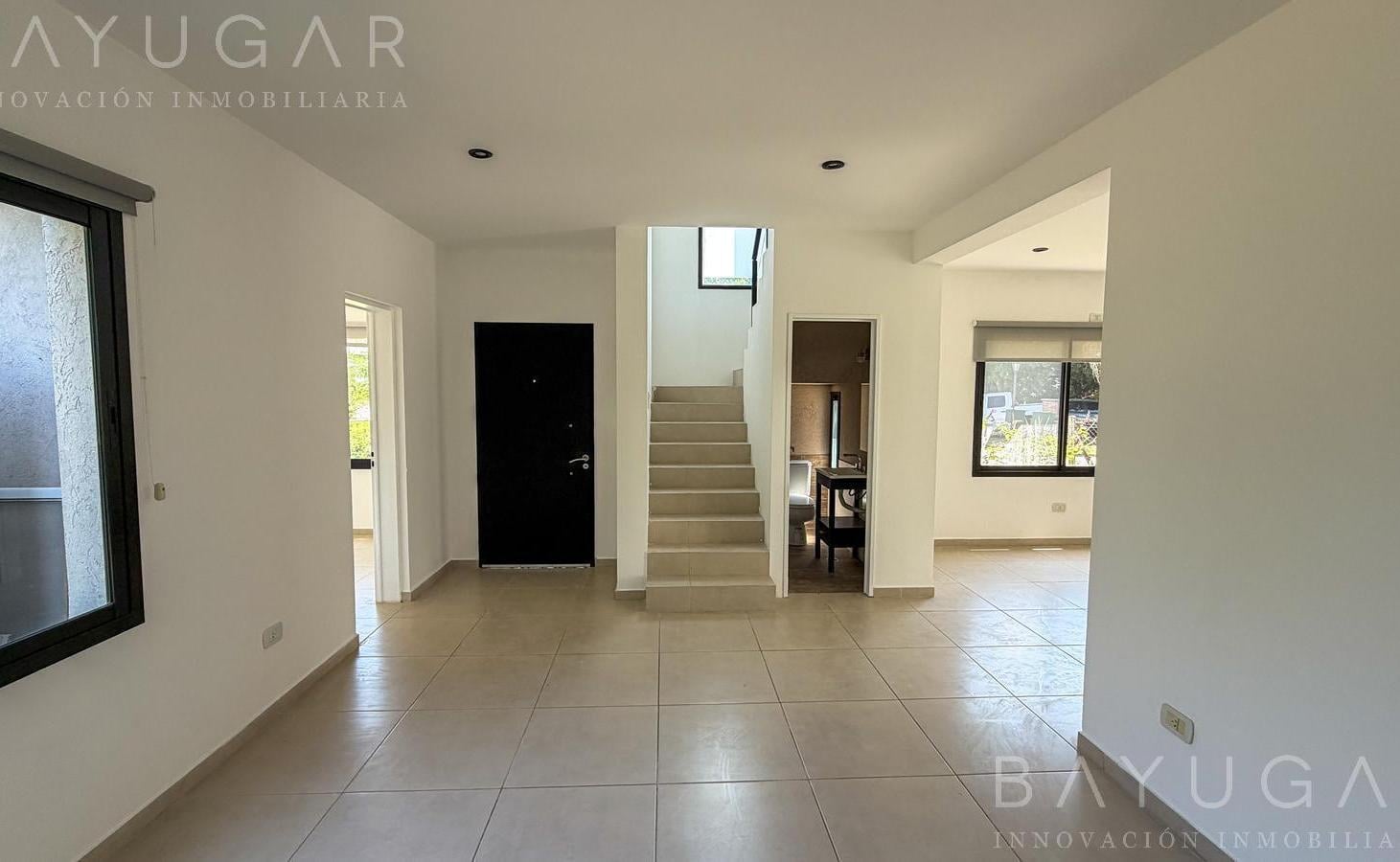 Foto de Venta / Casa - Barrio Privado Los Robles - Apto Crédito, imagen 2