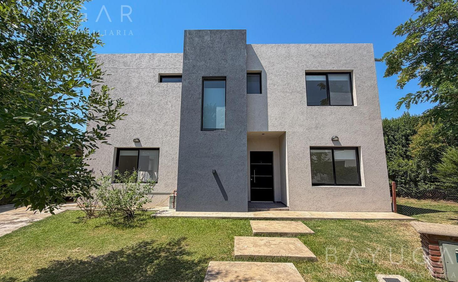 Foto de Venta / Casa - Barrio Privado Los Robles - Apto Crédito, imagen 3