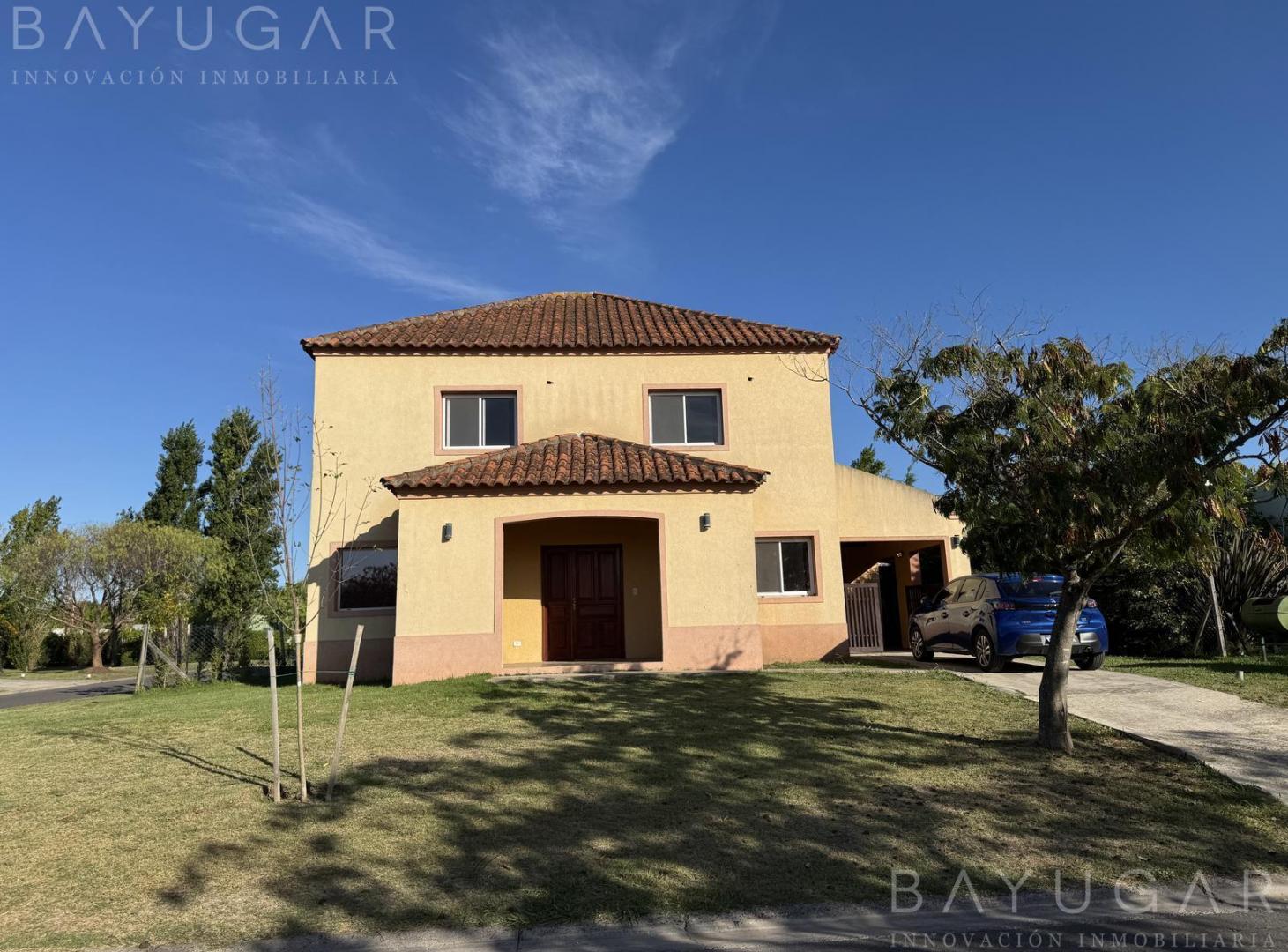 Foto de Venta Casa - Barrio Santa Guadalupe - Estilo Colonial, imagen 1