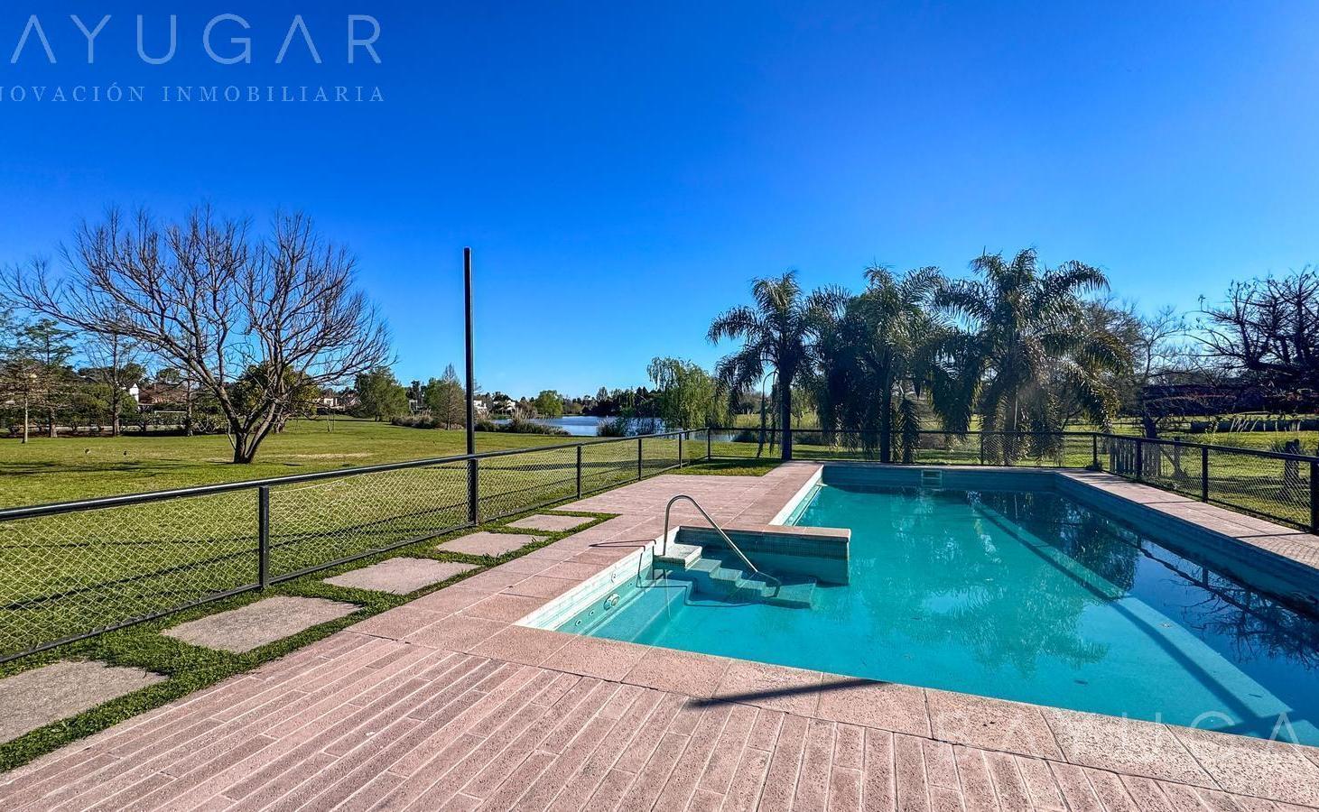 Foto de Venta - Casa - Club de Campo San Francisco, Manzanares - APTO CRÉDITO, imagen 2