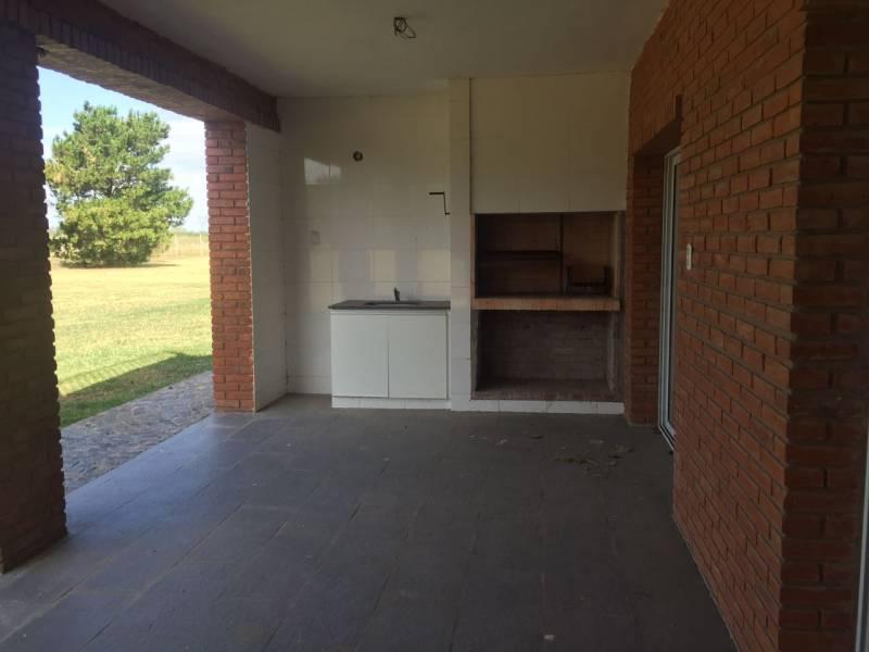 Foto de Venta - Casa en Los Alcanfores - Bayugar Negocios Inmobiliarios, imagen 3