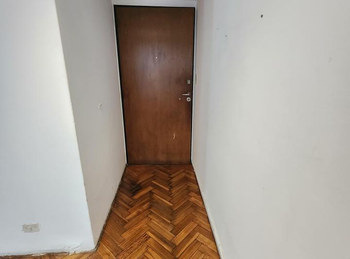 Av. Corrientes 3380 (Abasto). Depto 2 ambientes. 2 balcones. 48.50 m2. Piso Alto 2