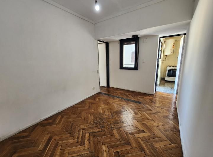Av. Corrientes 3380 (Abasto). Depto 2 ambientes. 2 balcones. 48.50 m2. Piso Alto 4