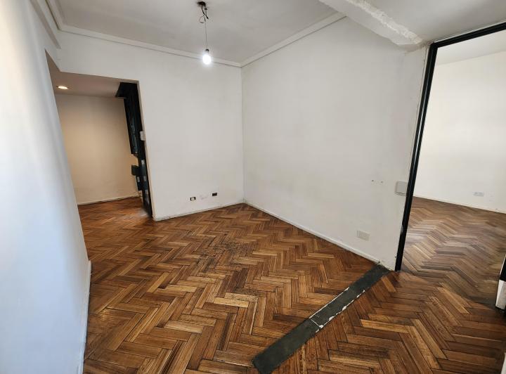 Av. Corrientes 3380 (Abasto). Depto 2 ambientes. 2 balcones. 48.50 m2. Piso Alto 5