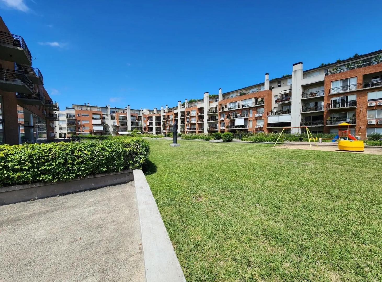 Beccar Plaza 2 (Riobamba 480) Depto 3 amb. Cochera. Planta baja. Parrilla. Patio. Amenities