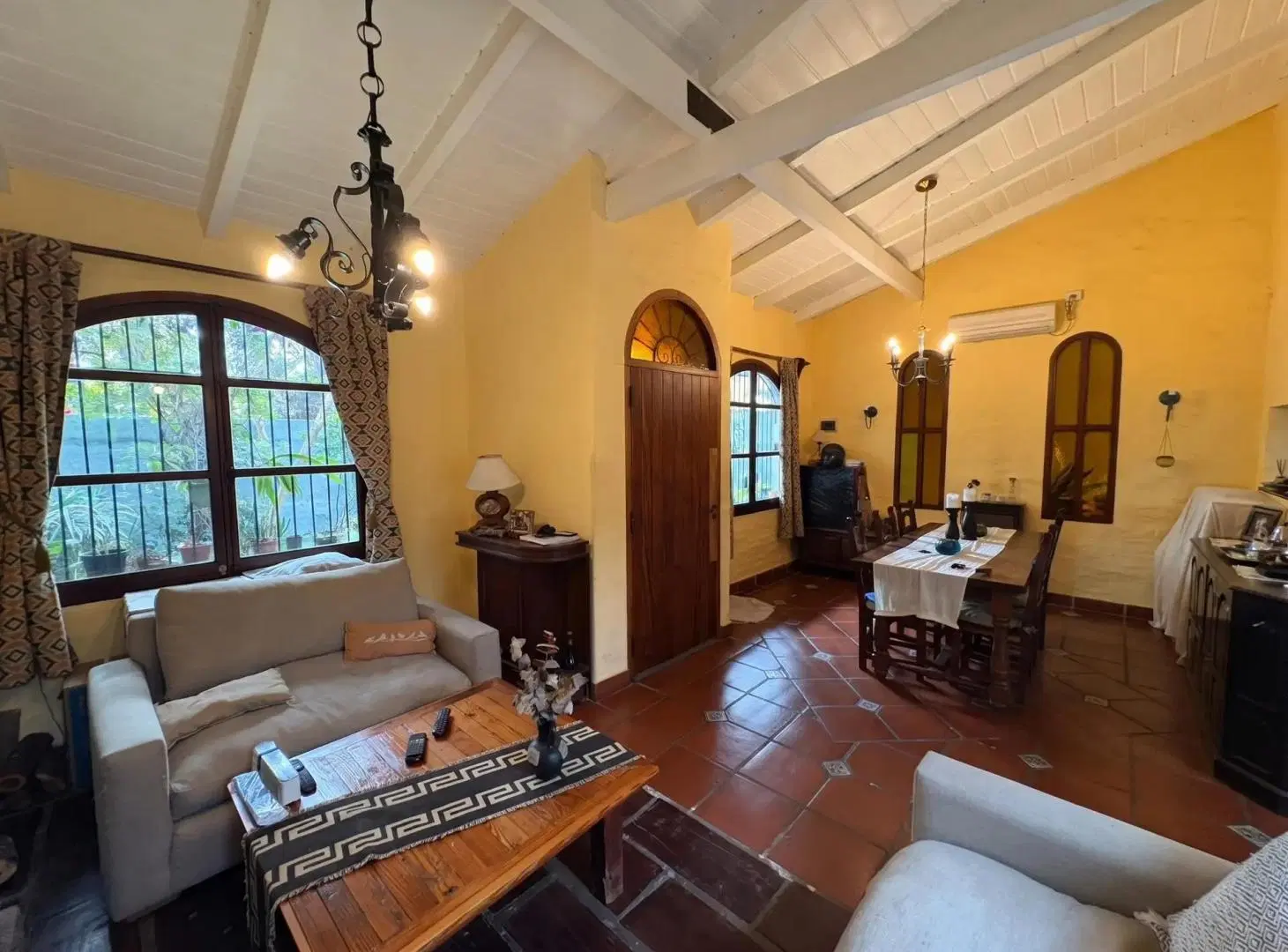 San Fernando (Junín 2276). Venta Casa Estilo Colonial con 3 dorm. Patío. Jardín. APTO CRÉDITO 2