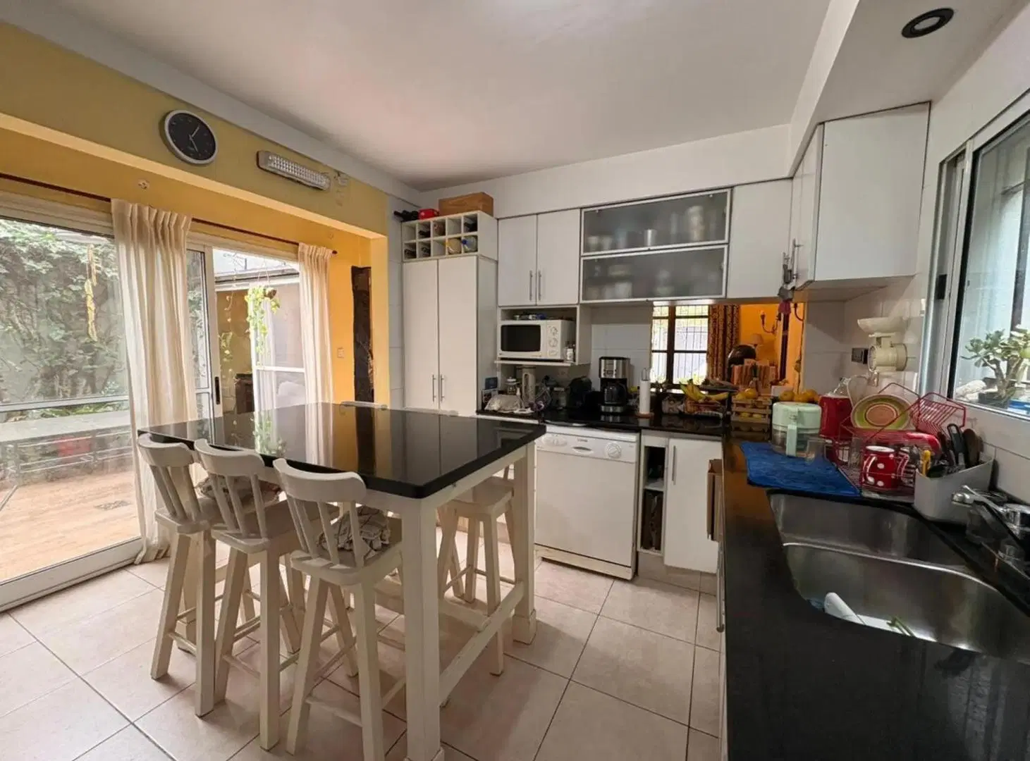 San Fernando (Junín 2276). Venta Casa Estilo Colonial con 3 dorm. Patío. Jardín. APTO CRÉDITO 5