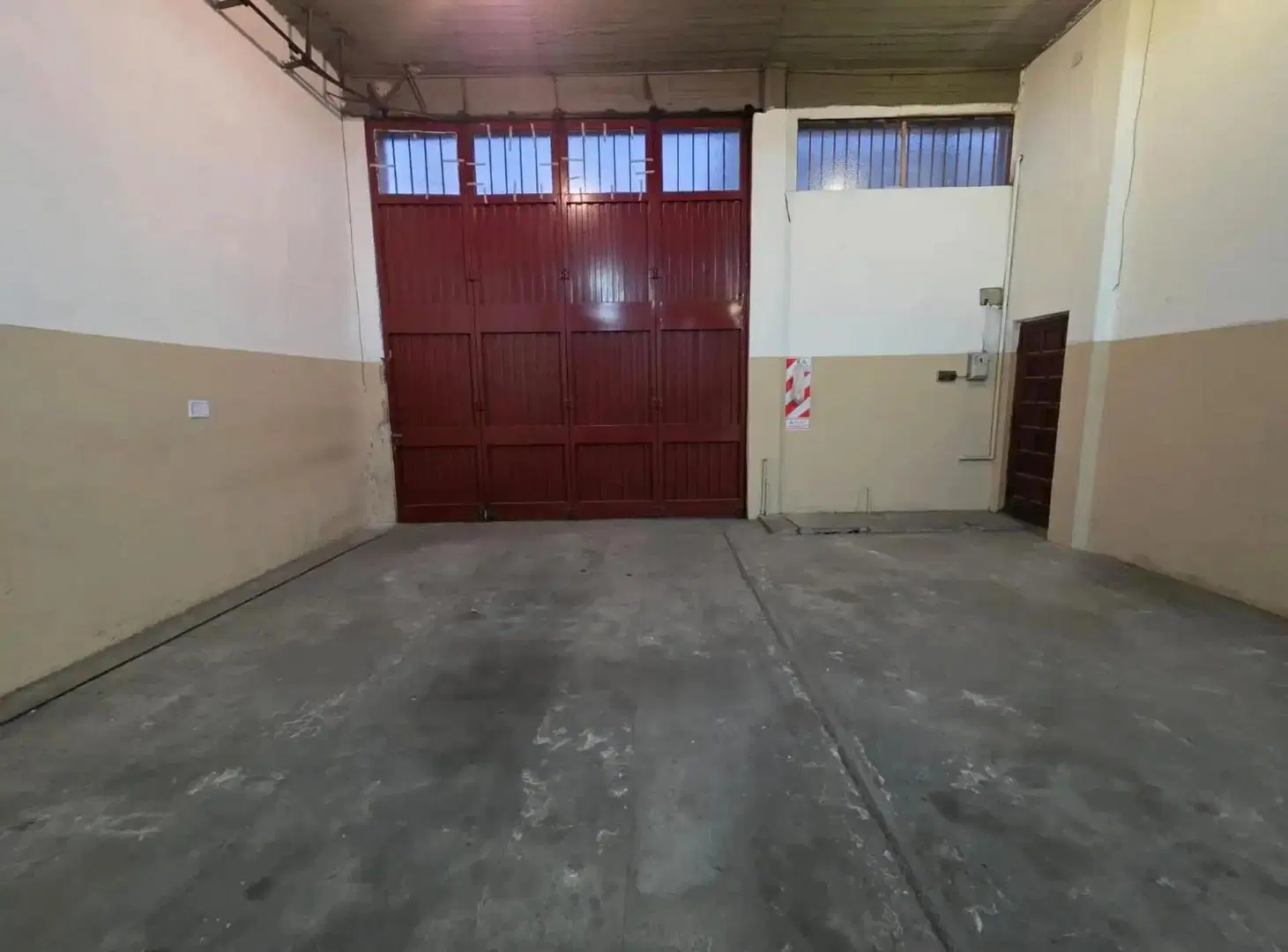 Lomas del Mirador (Dorrego 74) - Galpón/Depósito + Departamento 4 ambientes en planta alta. 1