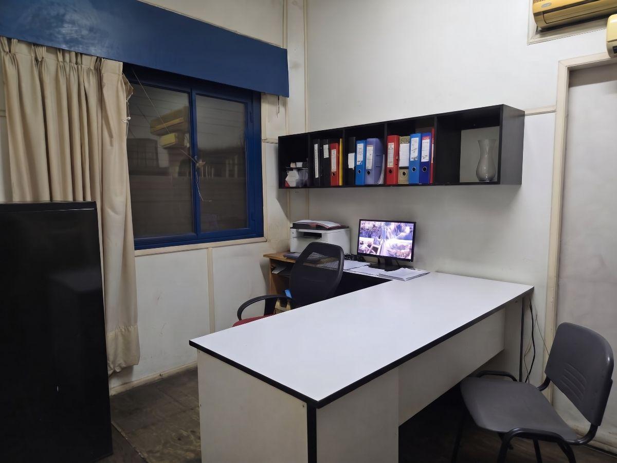 Foto de Munro (E. Sivori 5182) Galpón con local. 2 oficinas. 2 baños. Entrada, imagen 3